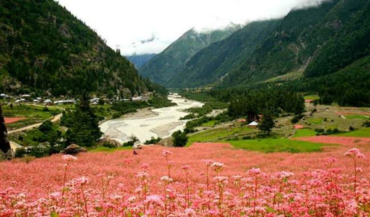 हिमालय की गोद में अगर दिन बिताना हैं तो ये रहा भारत का आखिरी गांव